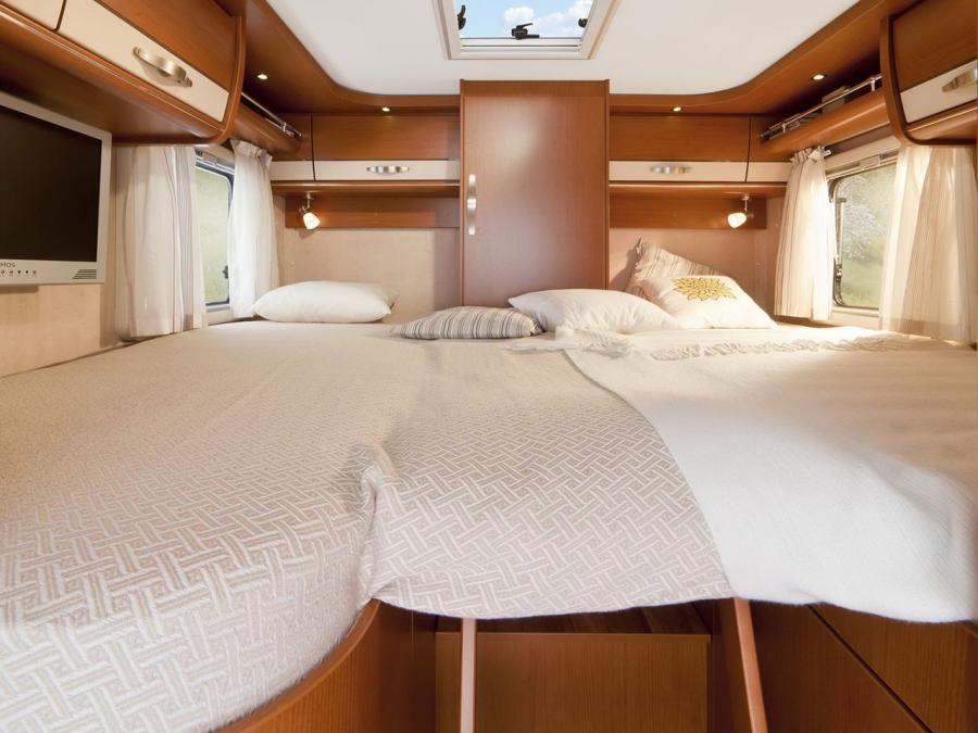 Интерьер Hymer B-Class StarLine 2012 года  (фото 5 из 7)